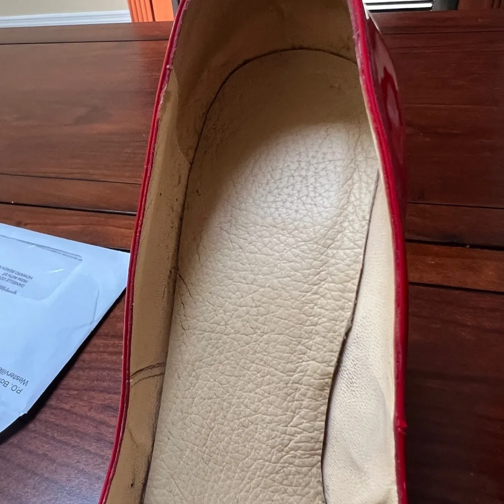 STEAL OF THE DAY AUTHENTIC - FLASH TODAY ONLY ⭐️✨LOUBOUTIN RED HEELS👠 - Picture 7 of 17